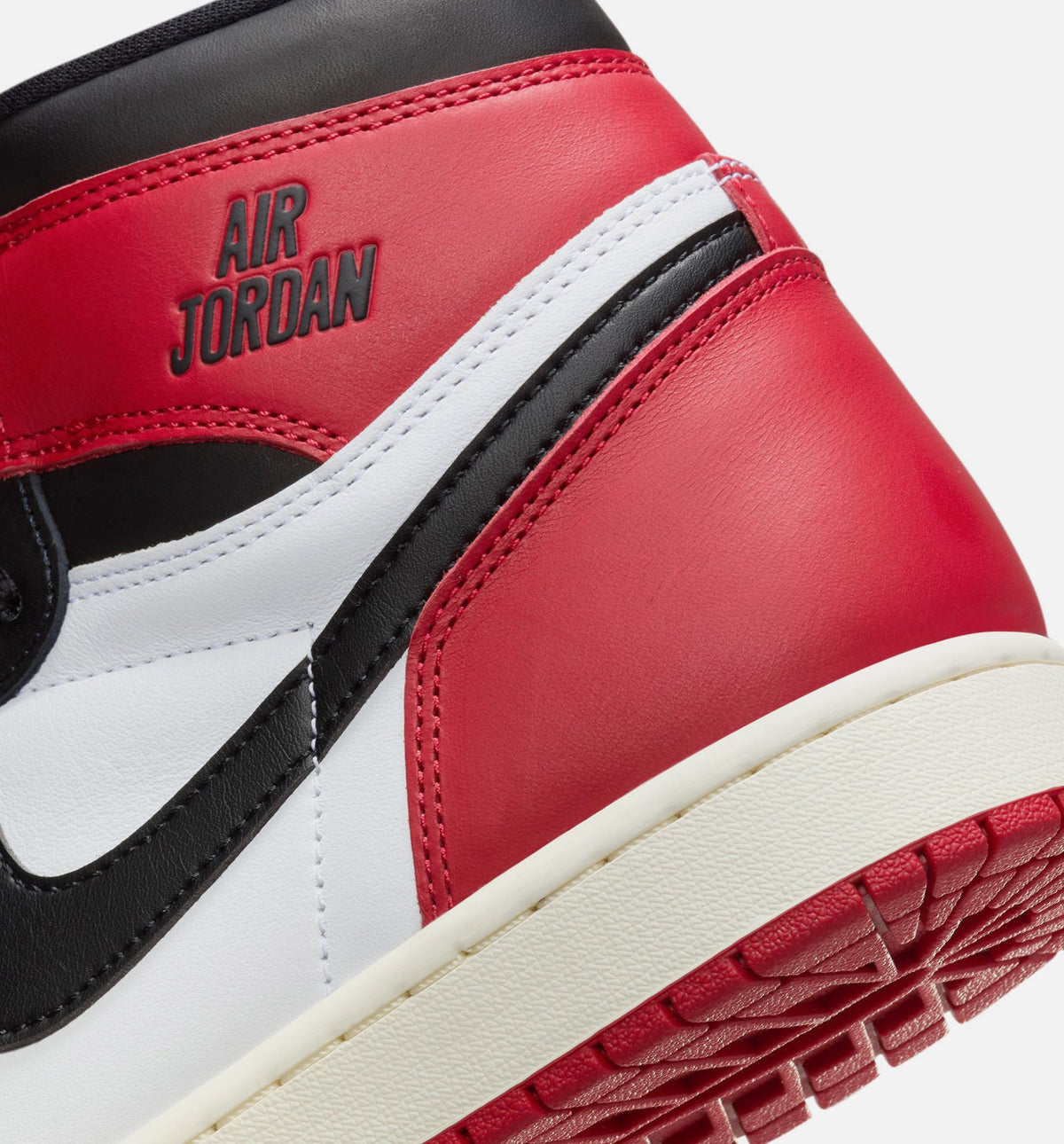 Air Jordan 1 Retro High OG Black Toe Men's Lifestyle Shoes - White/Black/Varsity Red/Sail