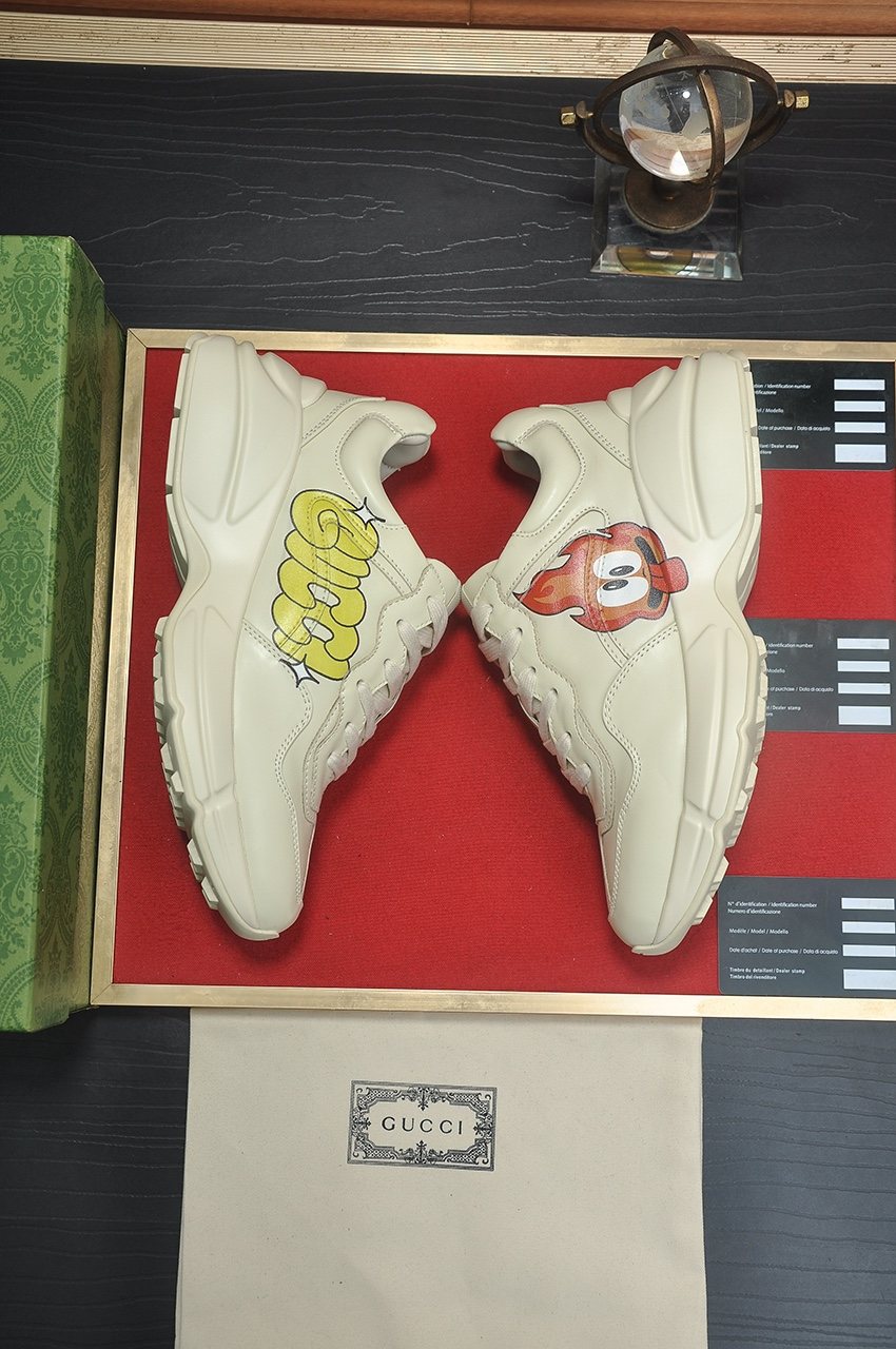 Gucci Off-White Red Accent Sneakers - Tonal Laces And Layered Upper Panels