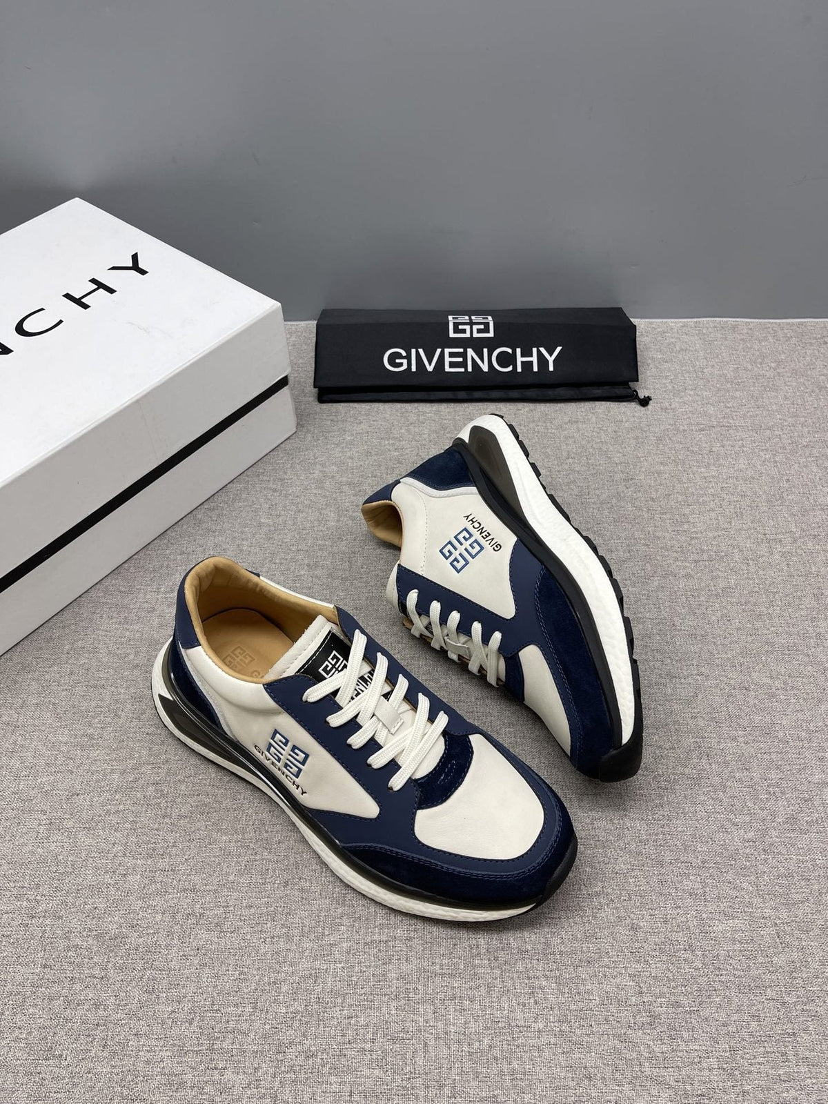 Givenchy Men's Low-Top Sneakers