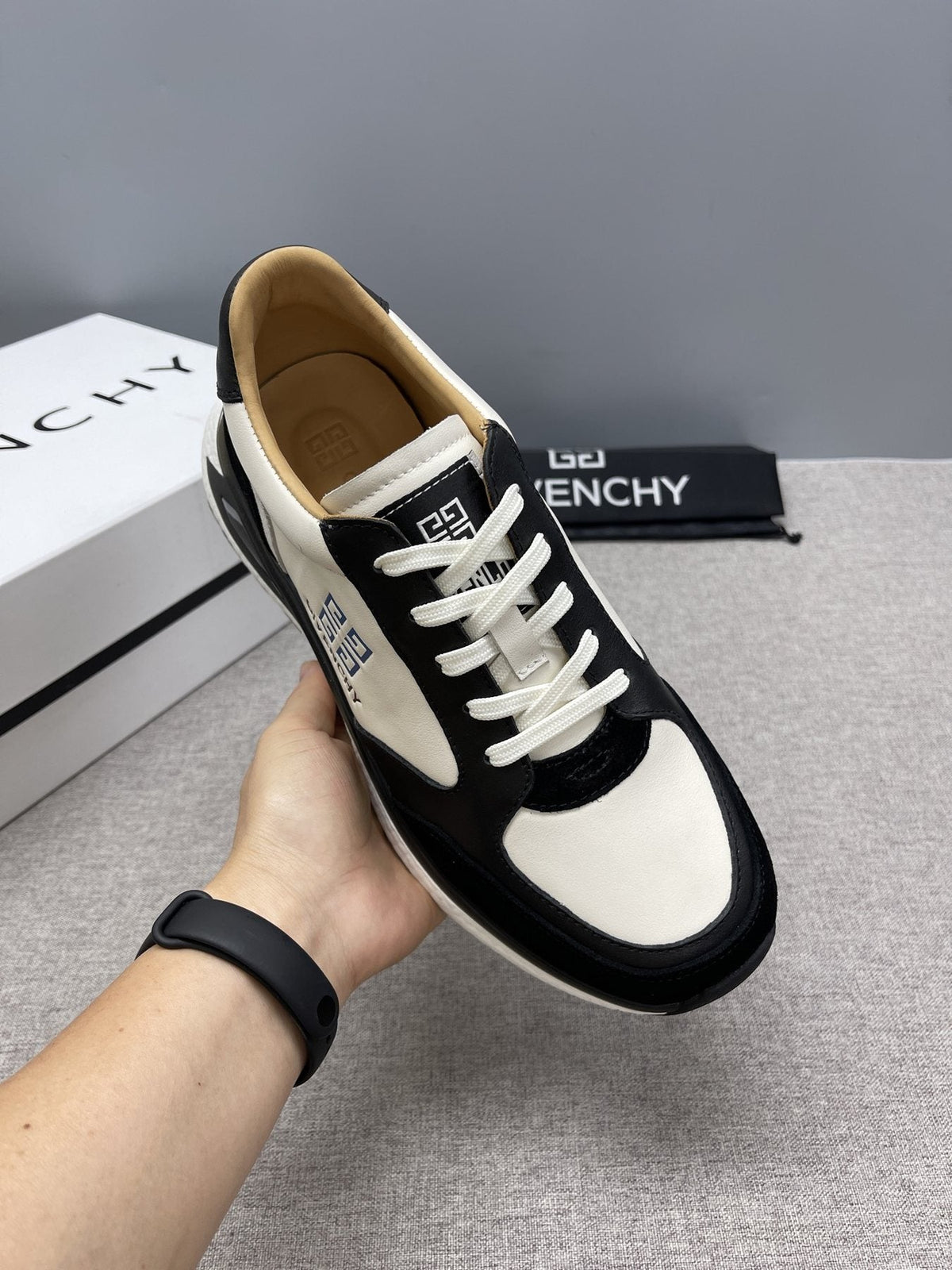 Givenchy Men's Low-Top Sneakers
